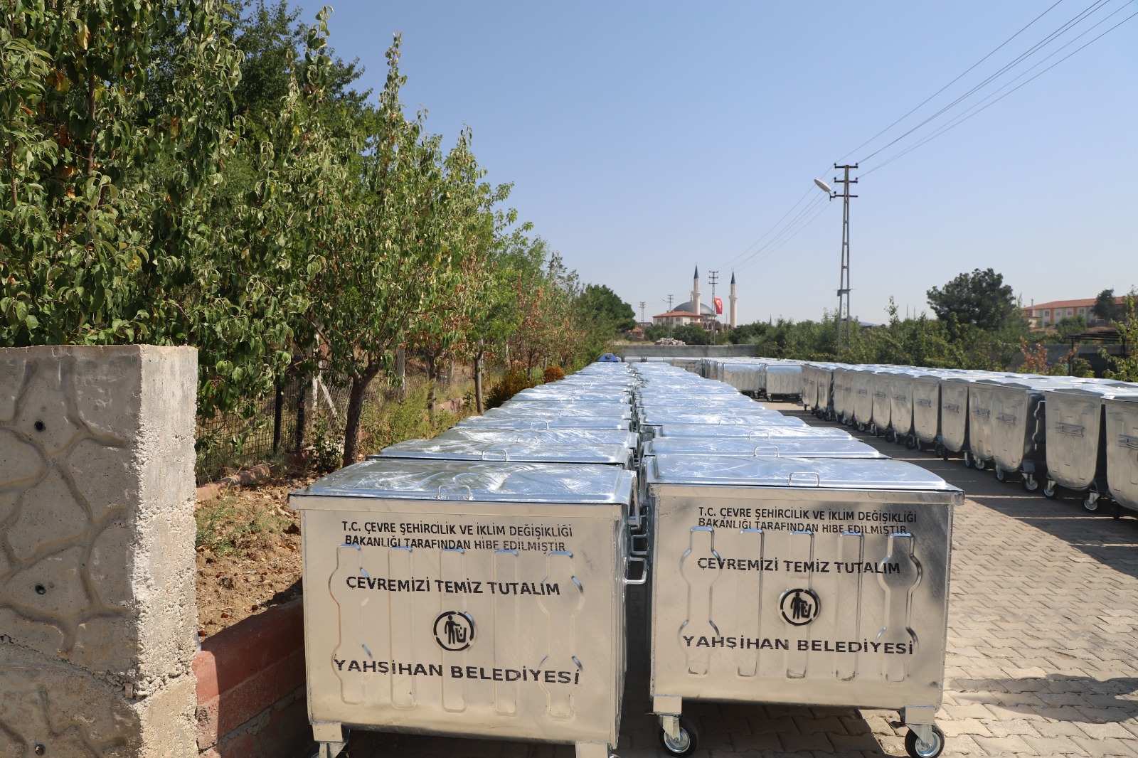 yeni-cop-konteynerlerimiz-yerlerini-almaya-hazir